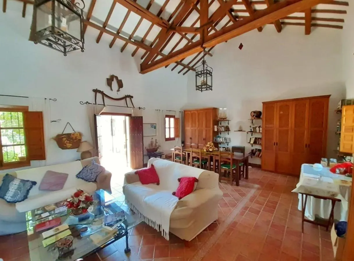 Escuela La Crujia Bed and Breakfast Velez Malaga 0*,  Spanje